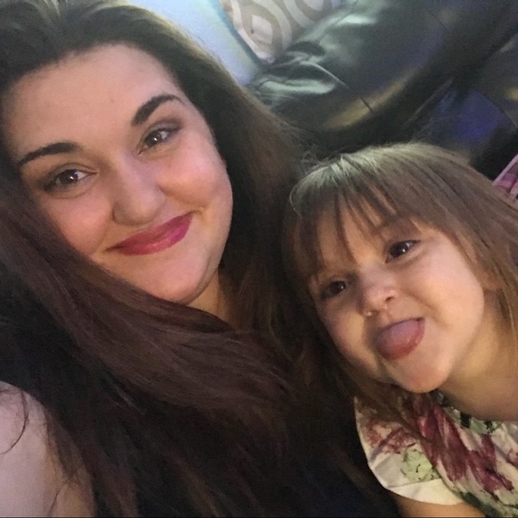 Meet your Posher, Veronica - Picture 2 of 2